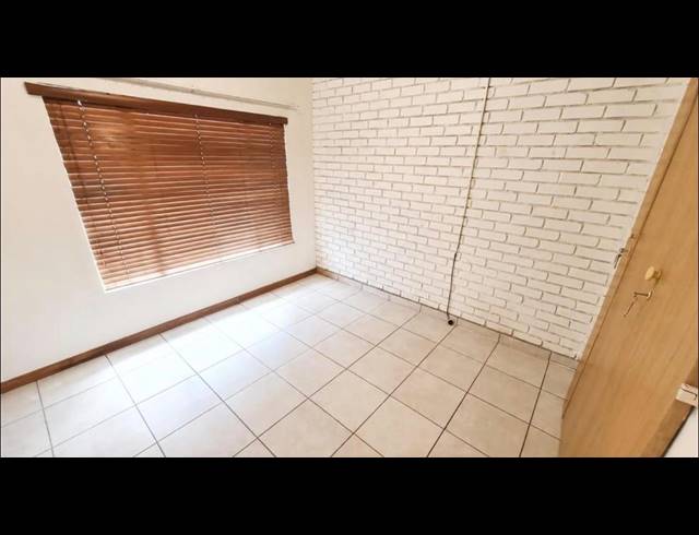 2 BEDROOM TOWNHOUSE FOR SALE IN RUSTENBURG CENTRAL